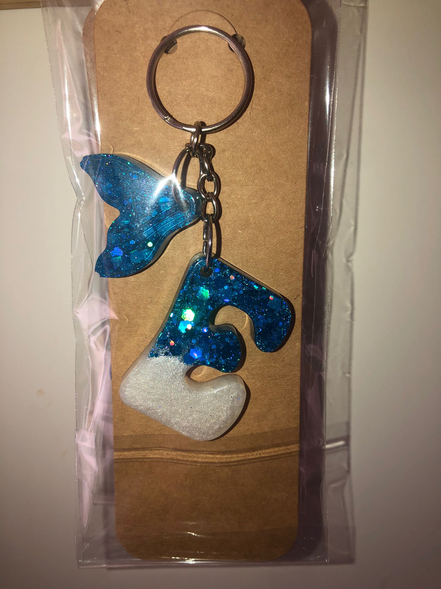 Handmade Resin Initial Keychain – Letter E Glitter Ombre with Mermaid Tail Charm