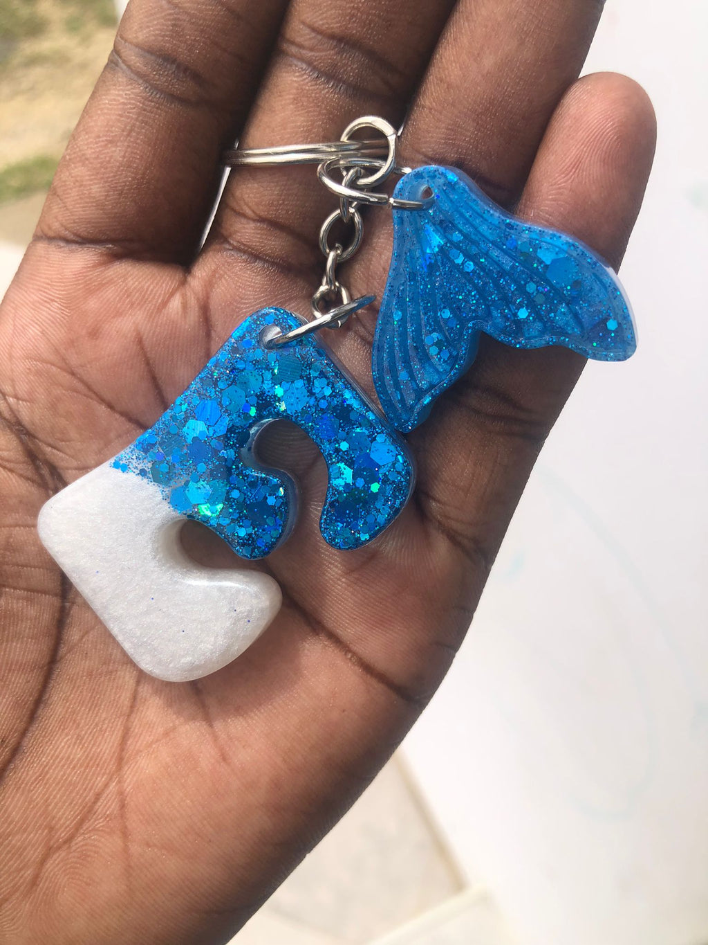 Handmade Resin Initial Keychain – Letter E Glitter Ombre with Mermaid Tail Charm