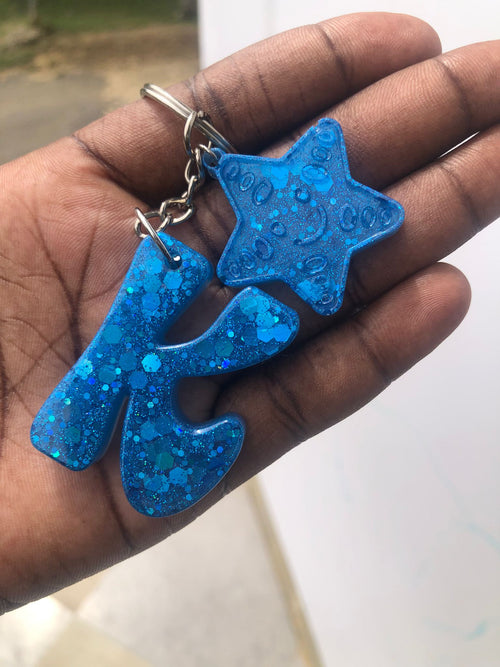 Custom Glitter Resin Letter 'K' Keychain – Full Ocean Blue