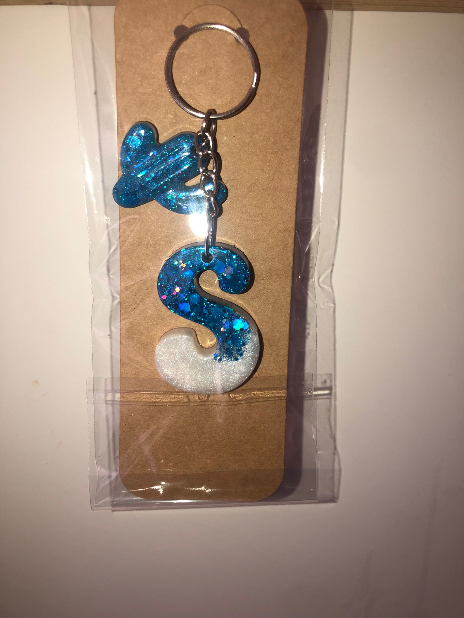 Handmade Resin Initial Keychain – Letter S Glitter Ombre with Cactus Charm