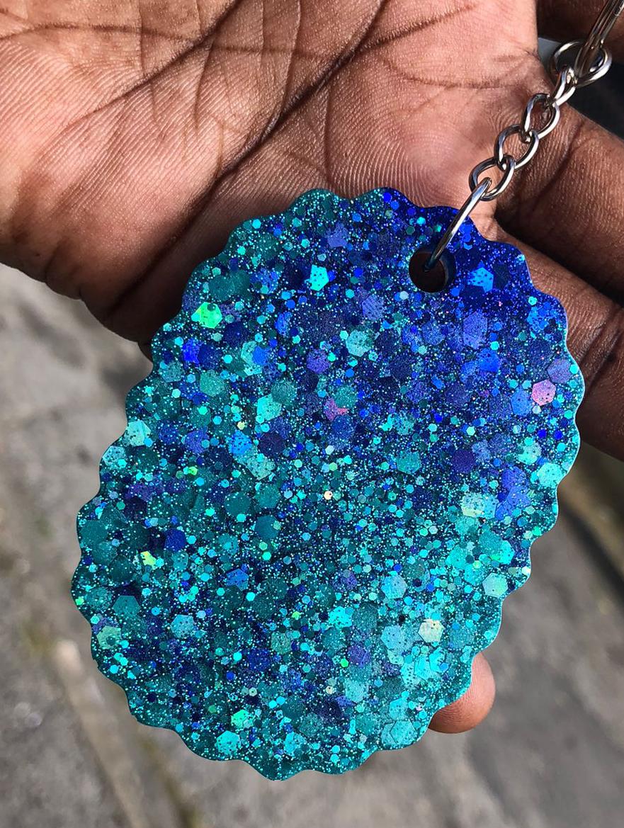 Chunky Glitter Scalloped Keychain – Custom Resin Bag Charm